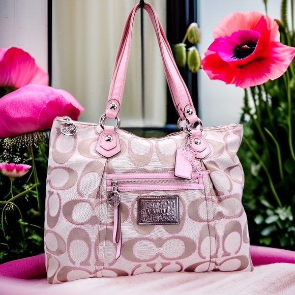 Meet your Posher, Kelli - Picture 12 of 12